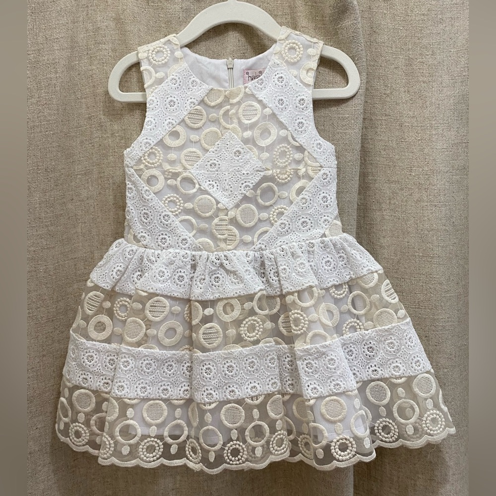 Halabaloo embroidered Dress! Beige / white, Size 2